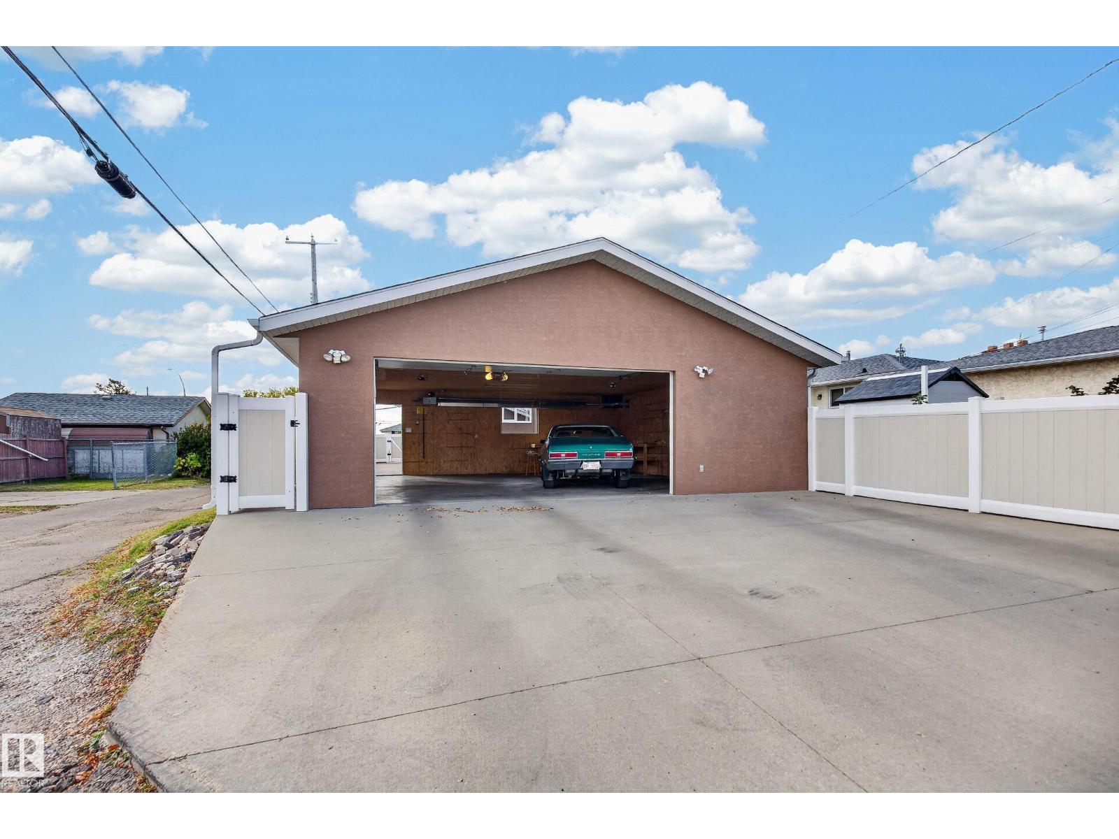 9108 132A AV NW, Edmonton — photo 31