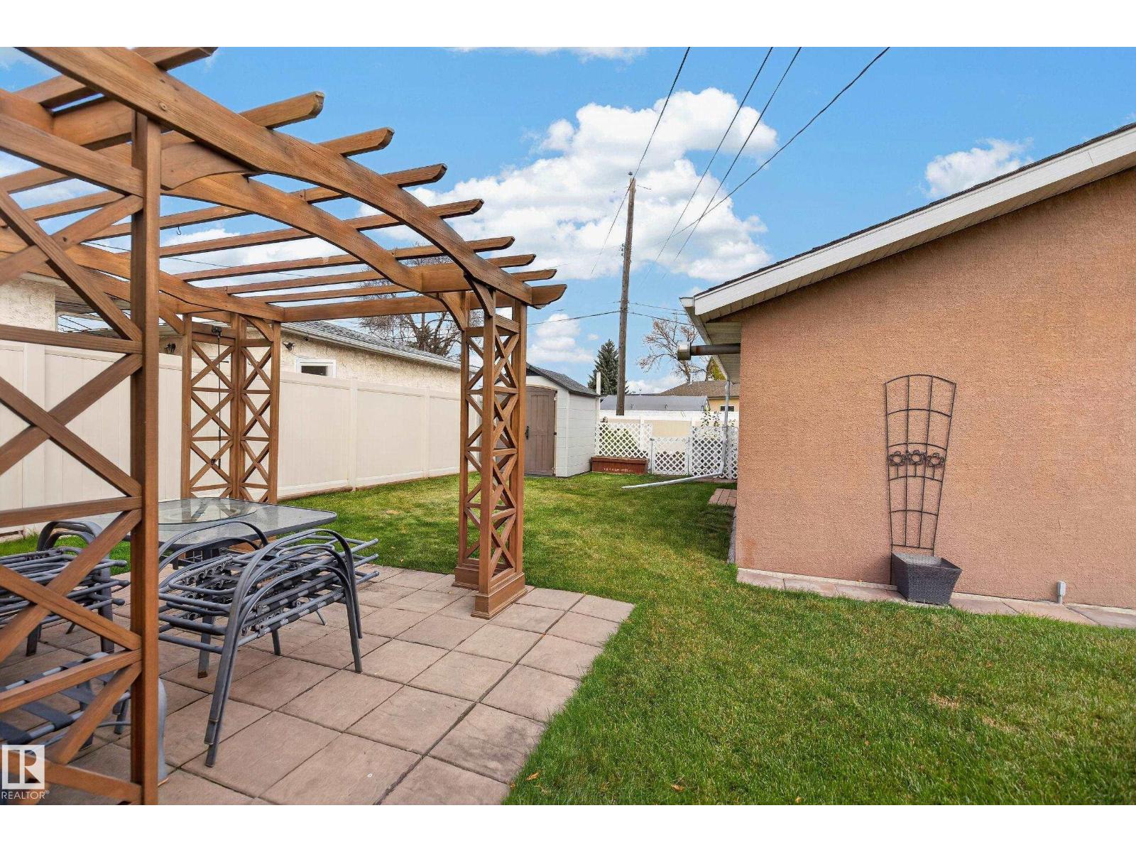 9108 132A AV NW, Edmonton — photo 27