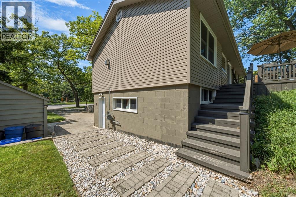 743 Errol ROAD East - 43