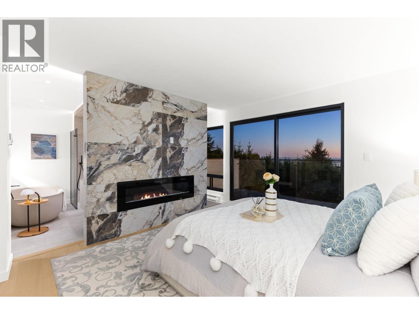 4325 Delbrook Avenue, North Vancouver — photo 18