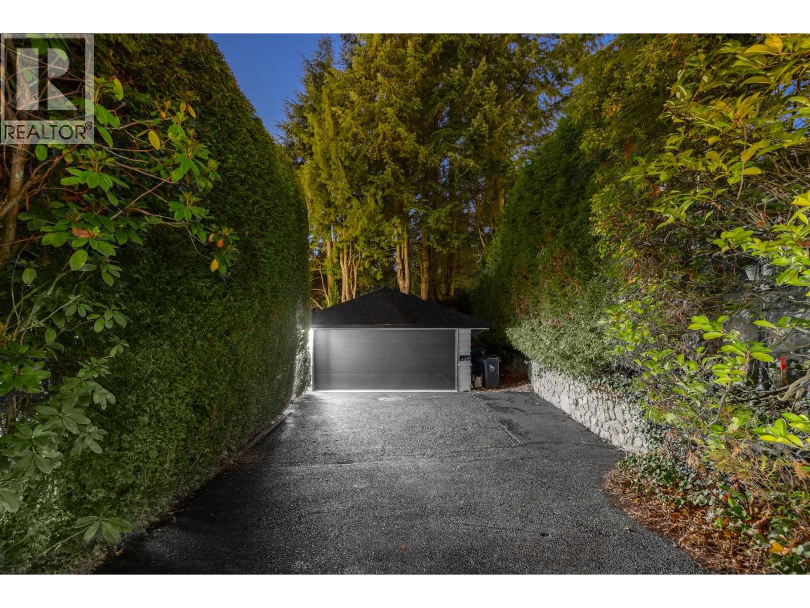 4325 Delbrook Avenue, North Vancouver — photo 40