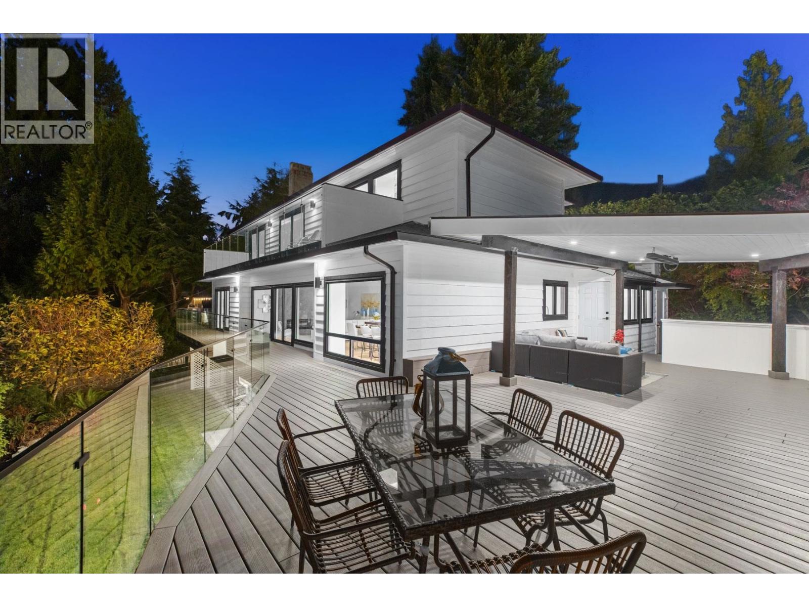 4325 Delbrook Avenue, North Vancouver — photo 37