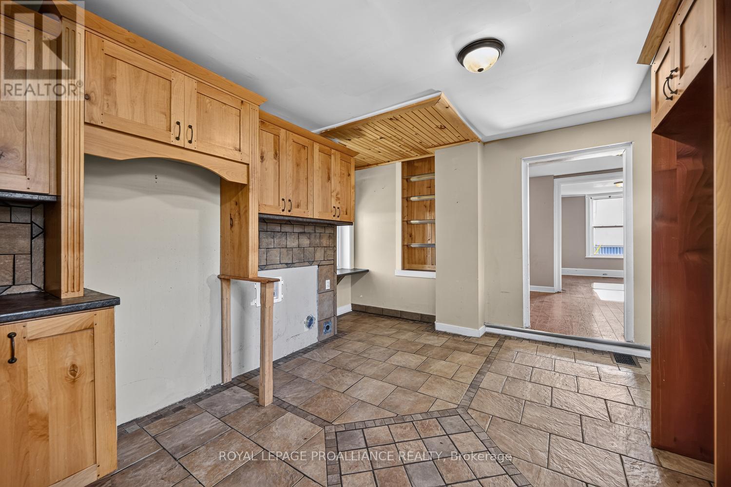 22 ABBOTT STREET, Brockville — photo 11