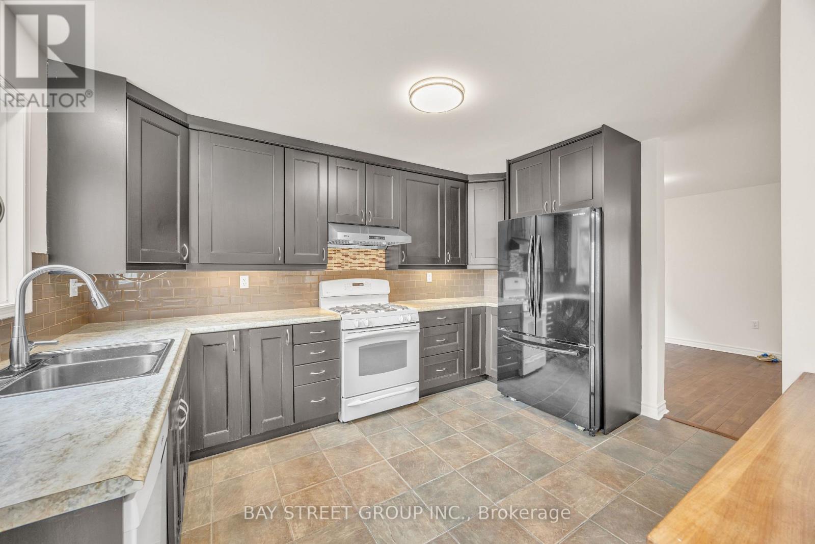 13 IRISH LANE, Barrie (Grove East) — photo 11