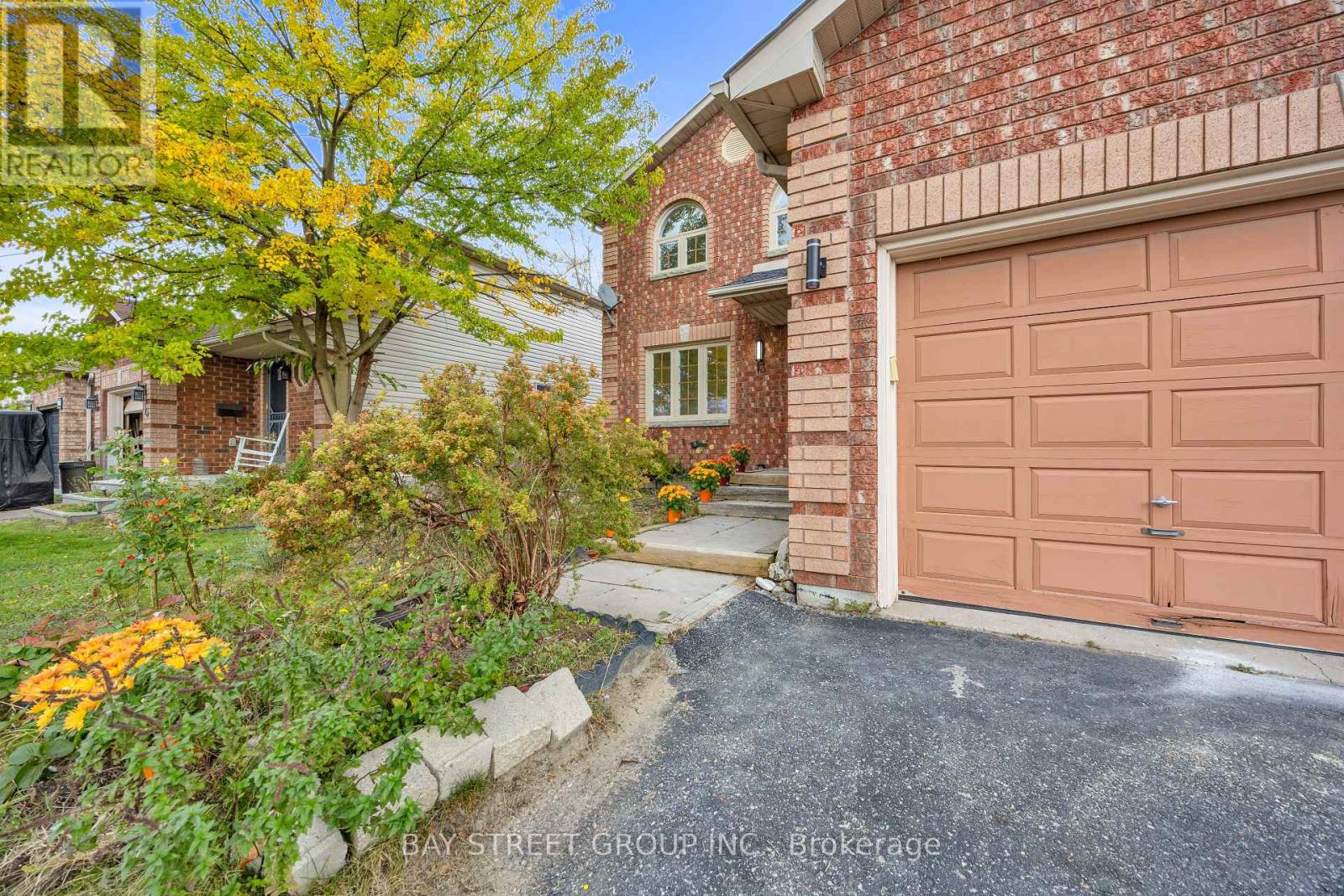 13 IRISH LANE, Barrie (Grove East) — photo 2