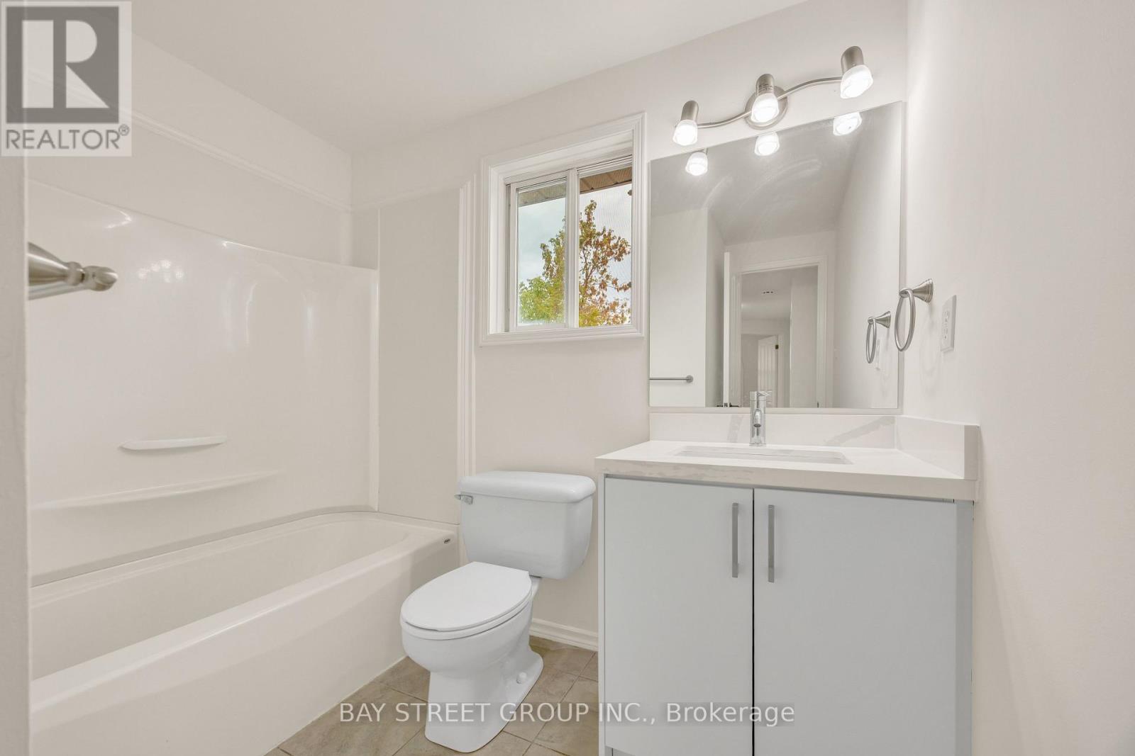 13 Irish Lane, Barrie, ON photo 23