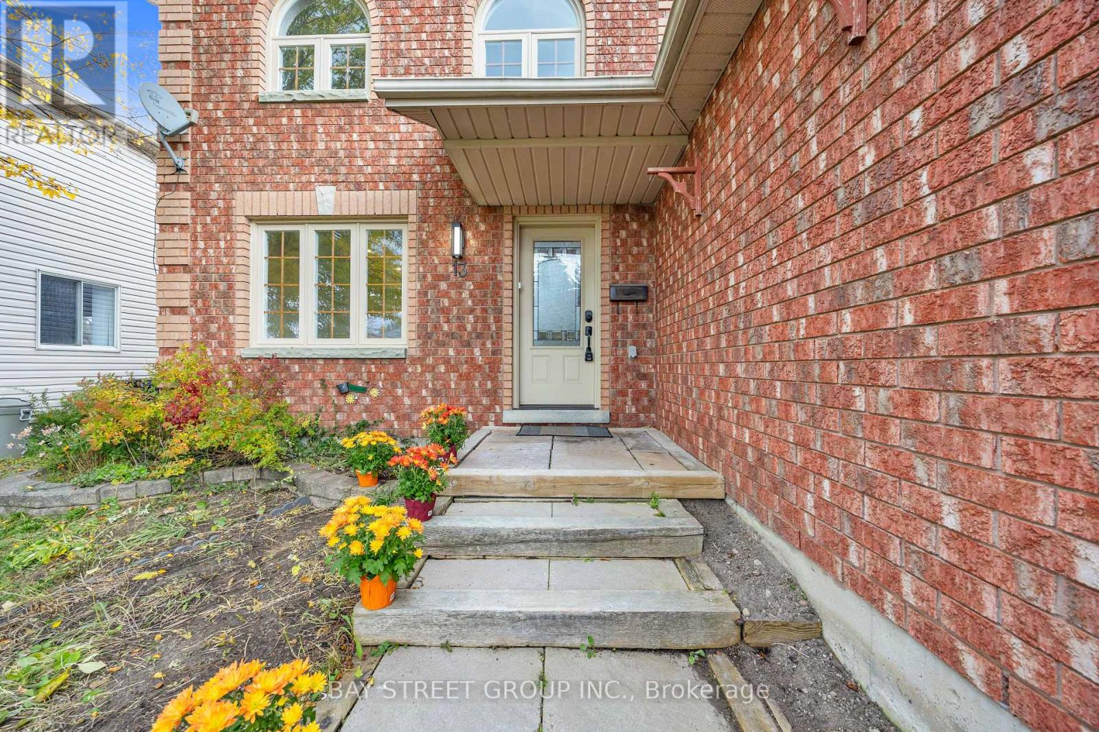 13 IRISH LANE, Barrie (Grove East) — photo 3