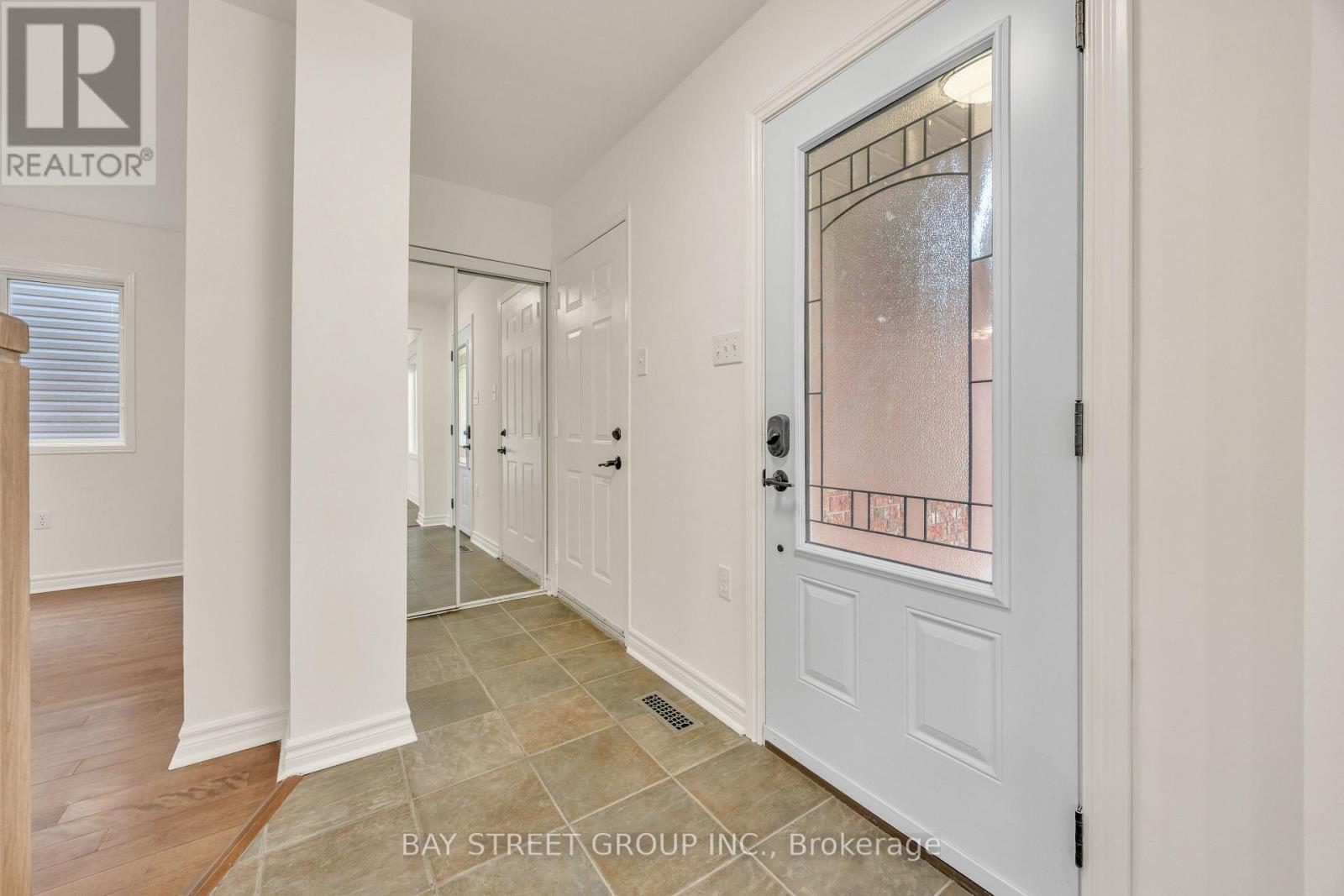 13 IRISH LANE, Barrie (Grove East) — photo 4
