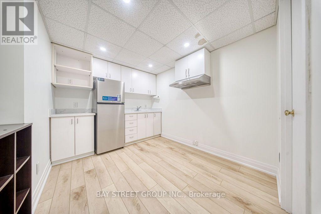 936 Scarborough Golf Clu Road, Toronto, ON photo 34