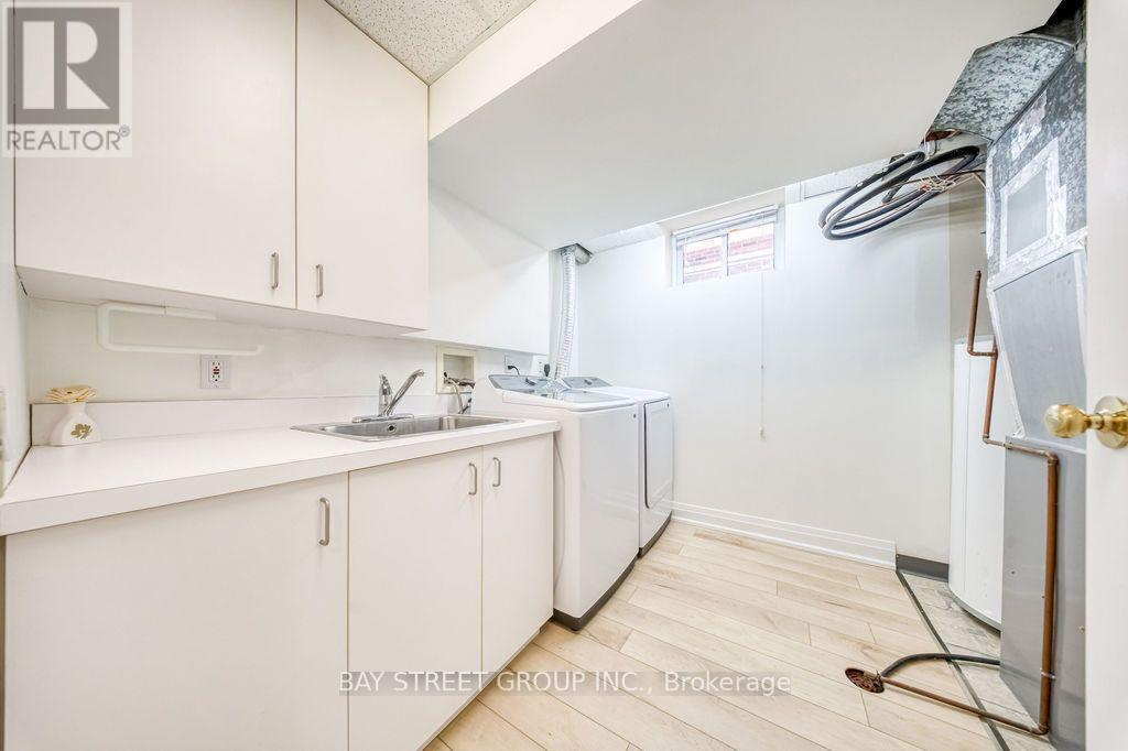 936 Scarborough Golf Clu Road, Toronto, ON photo 37