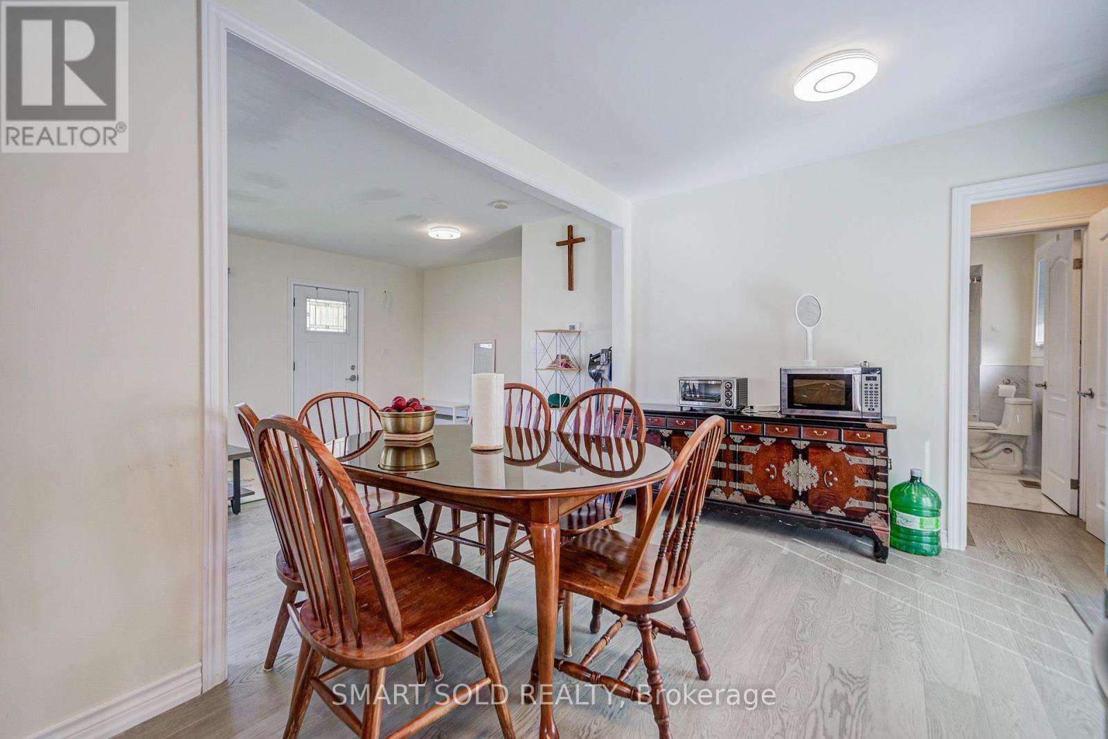 209 Pine Beach Drive, Georgina, ON photo 15