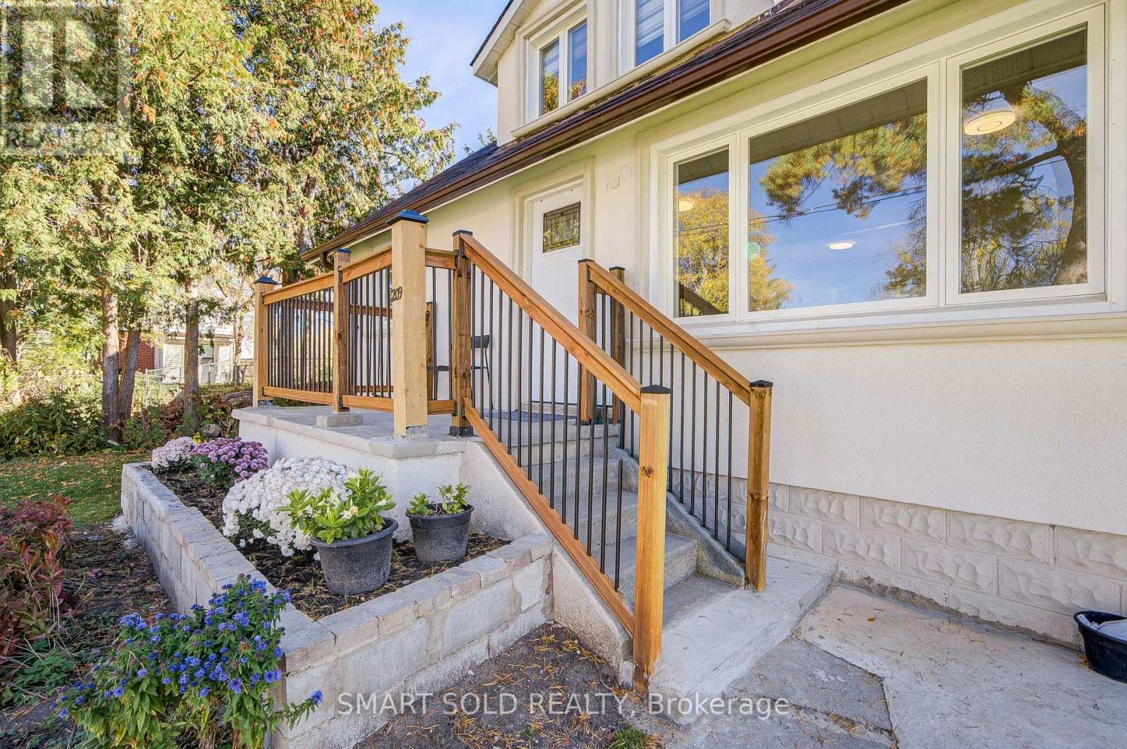 209 PINE BEACH DRIVE, Georgina (Keswick South) — photo 2