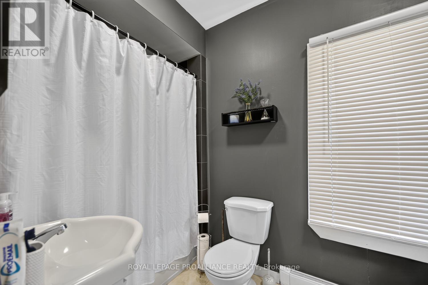 83 LOUIS STREET, Brockville — photo 9