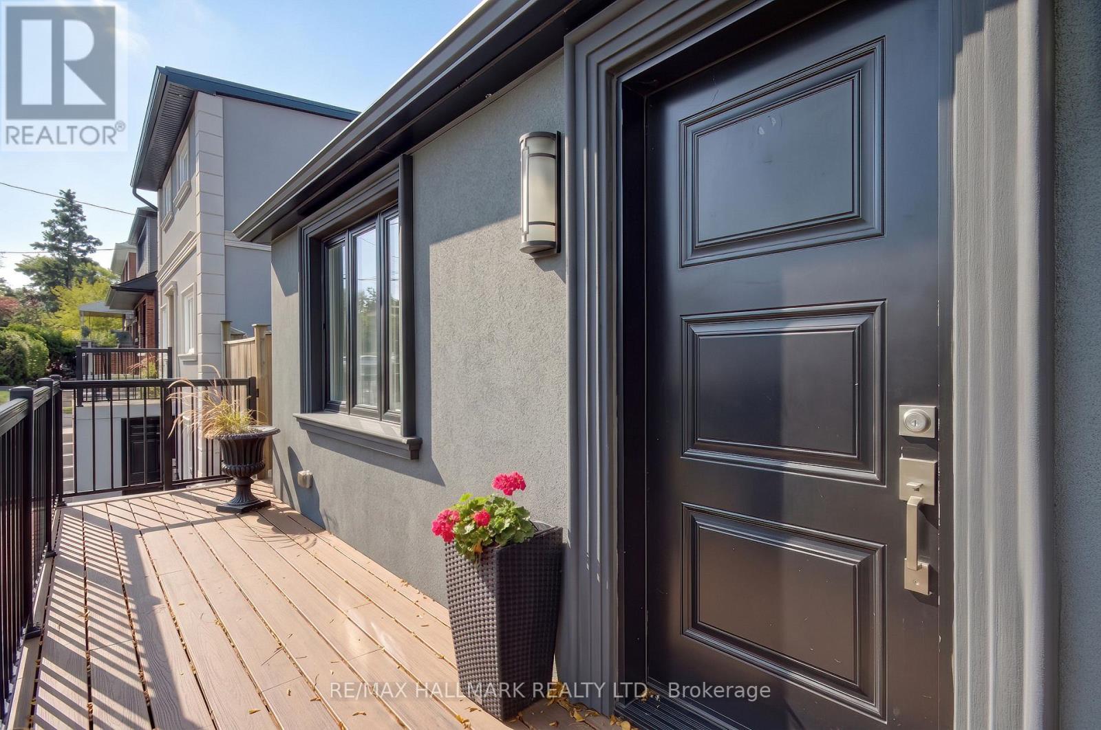 27 BEXHILL UPPER AVENUE, Toronto (Clairlea-Birchmount) — photo 2