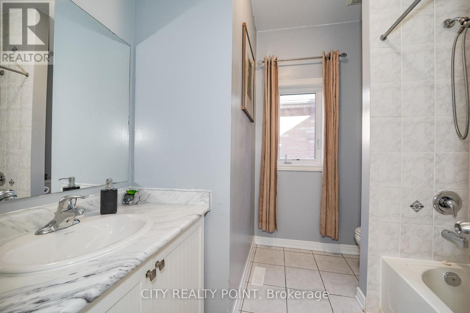 58 Divinity Circle, Brampton, ON photo 18