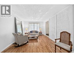 3pc Bathroom - 4316 8 Avenue Se, Calgary, AB T2A3A5 Photo 12
