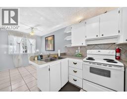 4pc Bathroom - 4316 8 Avenue Se, Calgary, AB T2A3A5 Photo 7
