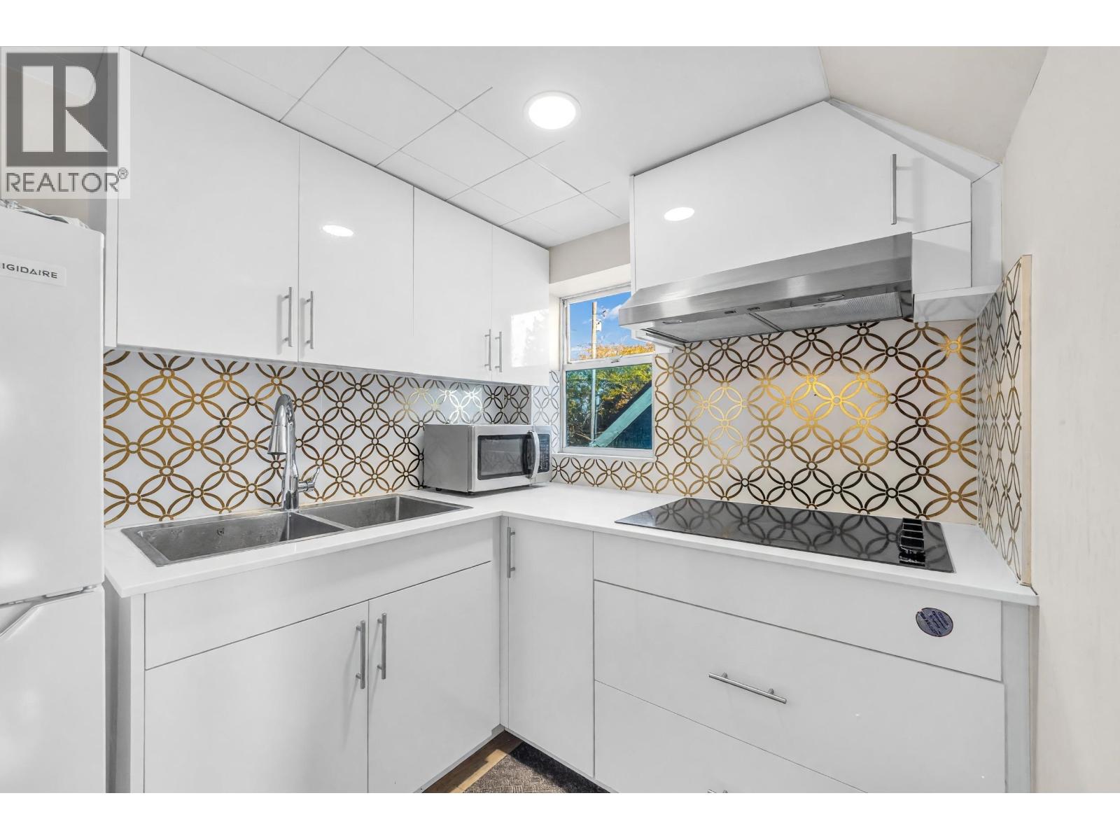 1603 HAMILTON STREET, New Westminster - Image 1