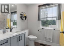 1441 20 Avenue Se Unit# 1, Salmon Arm, BC V1E2M9 Photo 32