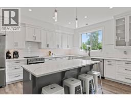 5pc Ensuite bath - 1441 20 Avenue Se Unit# 1, Salmon Arm, BC V1E2M9 Photo 12