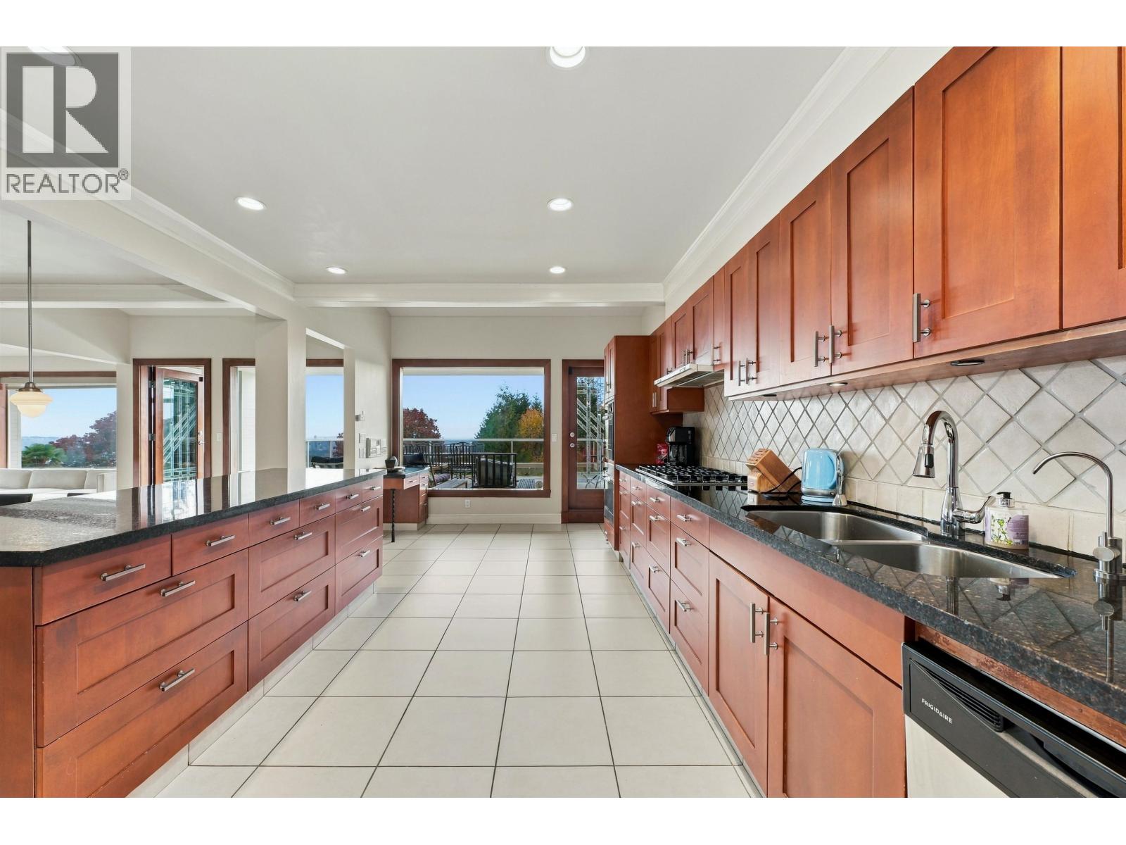 1035 KING GEORGES WAY, West Vancouver - Image 1