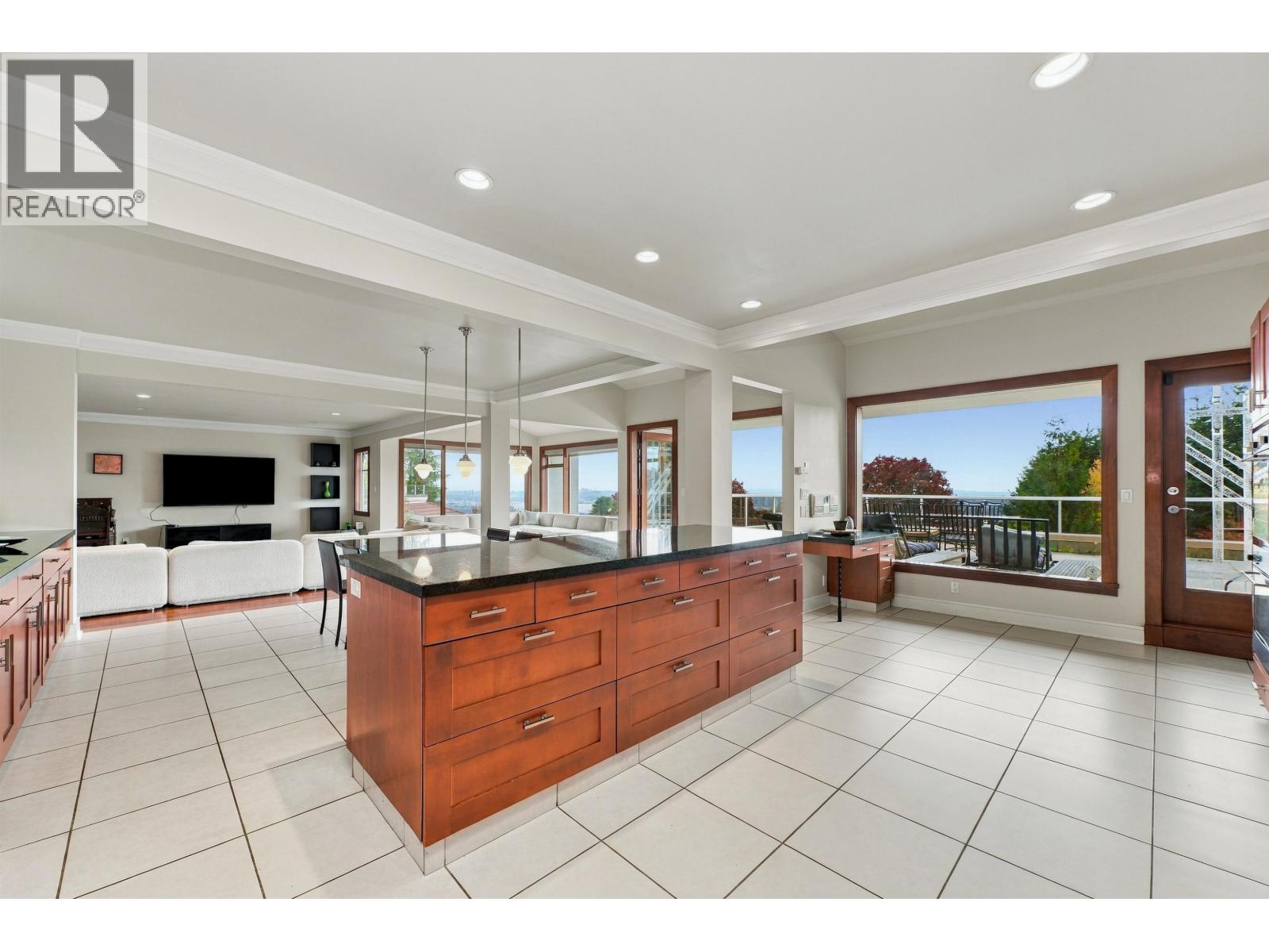 1035 KING GEORGES WAY, West Vancouver - Image 1