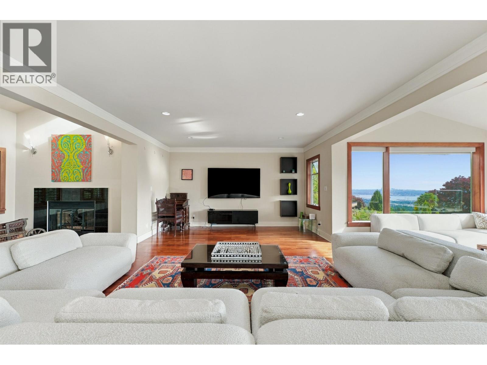 1035 KING GEORGES WAY, West Vancouver - Image 1
