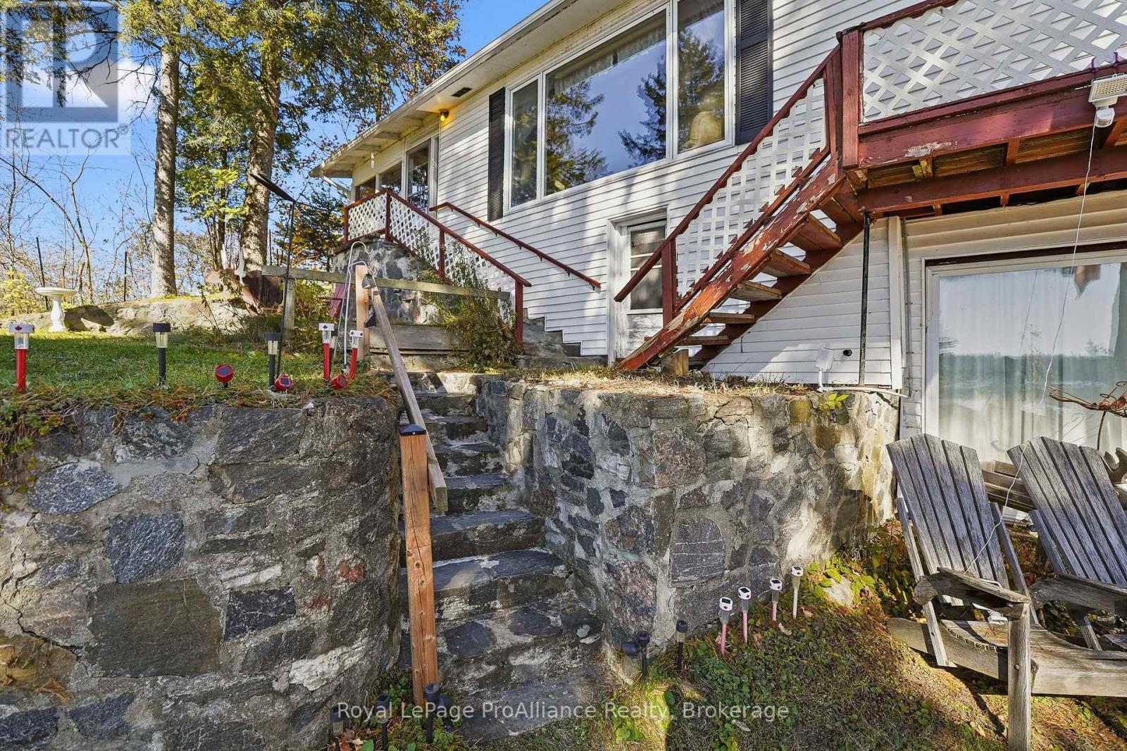 B- 72 Bridge Street, Addington Highlands, ON photo 12