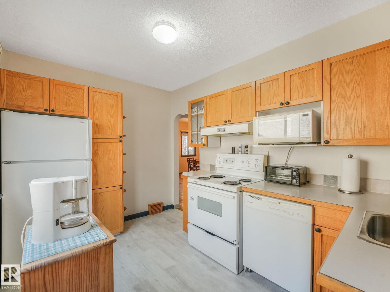 11160 68 ST NW, Edmonton — photo 15