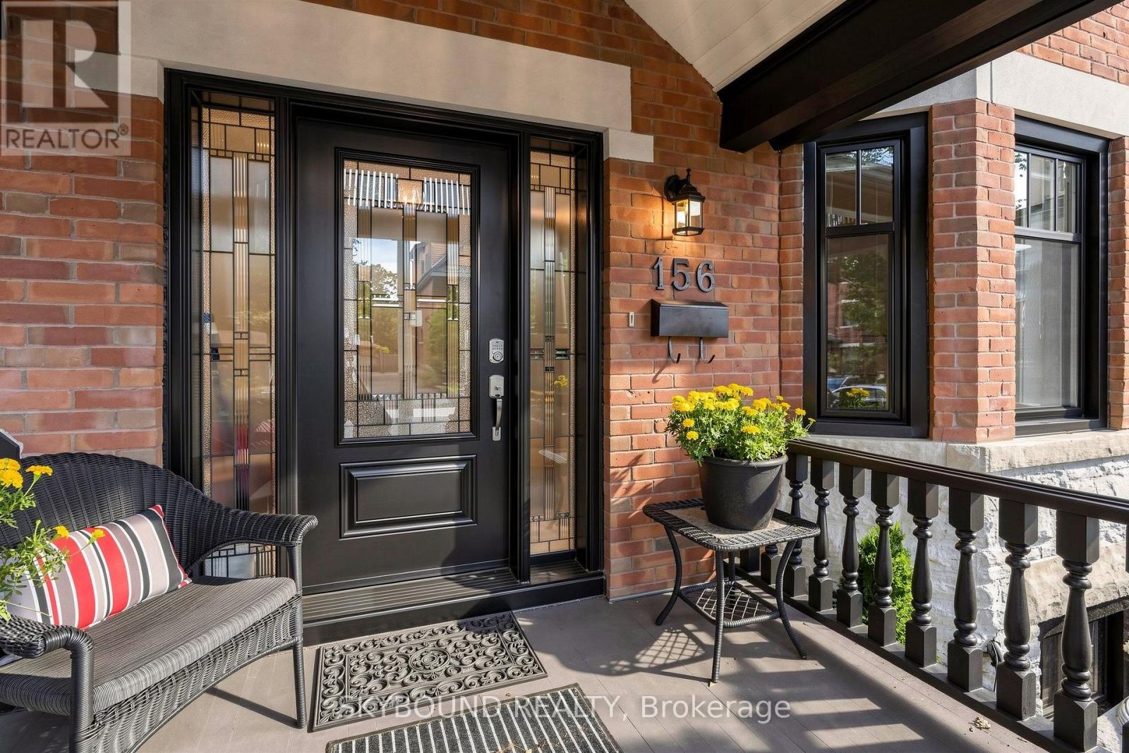 156 Hampton Avenue South, Toronto, ON photo 3