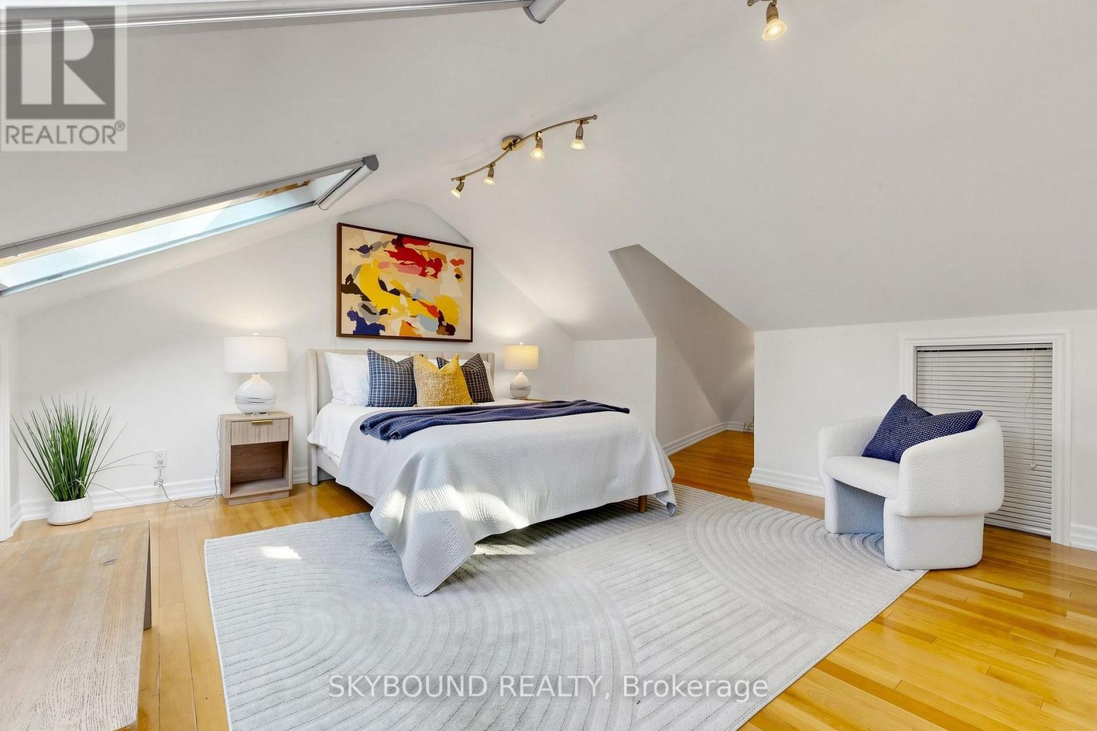 156 Hampton Avenue South, Toronto, ON photo 36