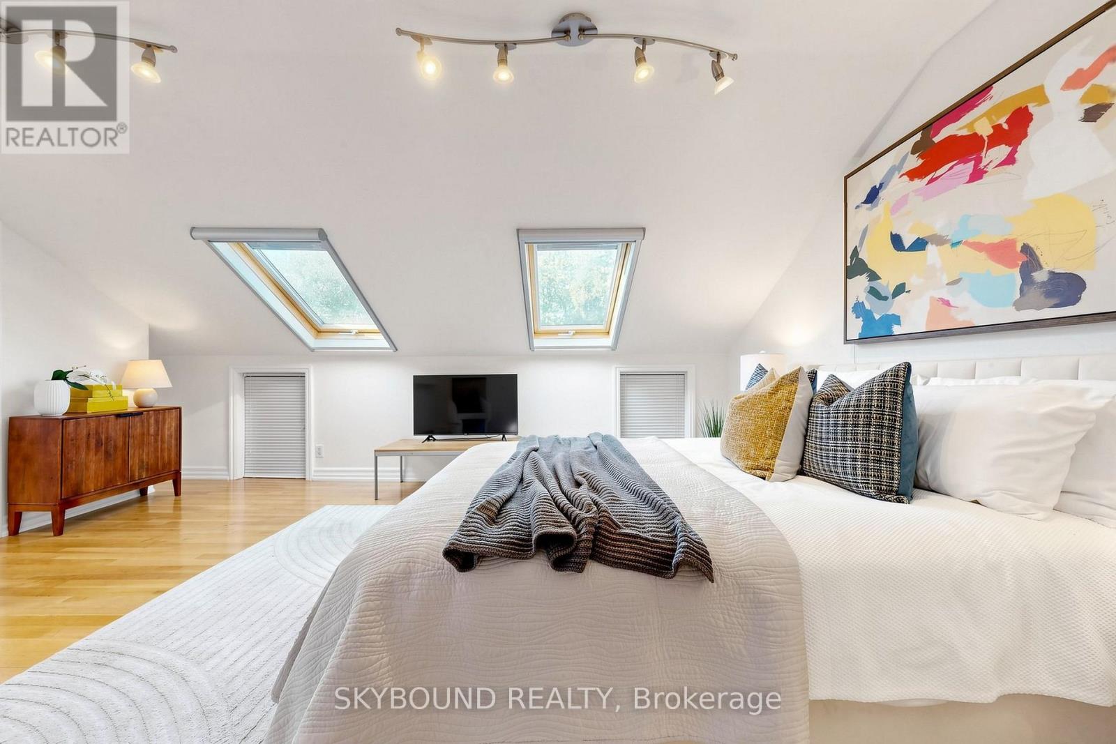156 Hampton Avenue South, Toronto, ON photo 37