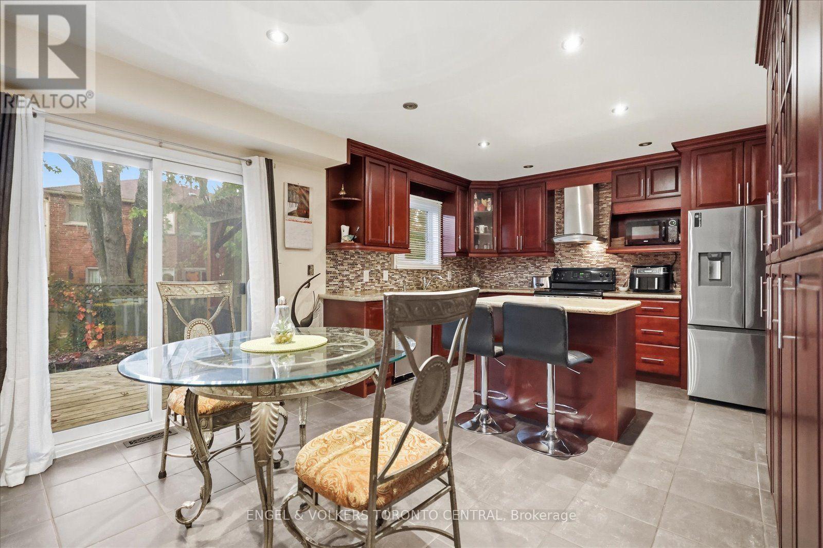 14 Hillman Drive, Ajax, ON photo 10