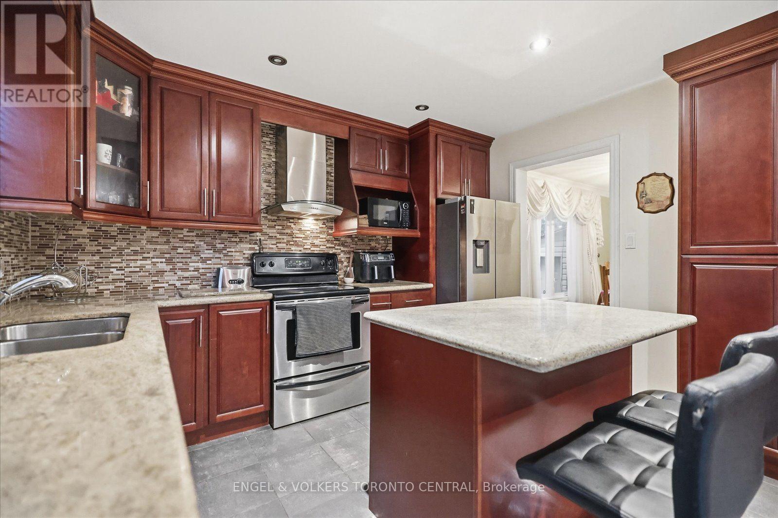 14 Hillman Drive, Ajax, ON photo 12