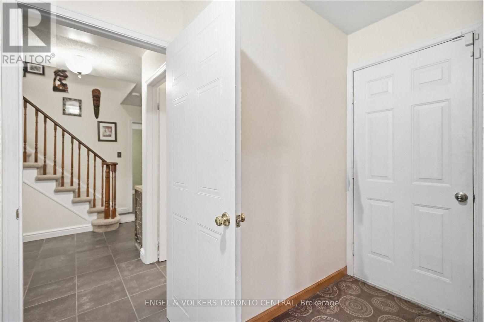 14 Hillman Drive, Ajax, ON photo 16