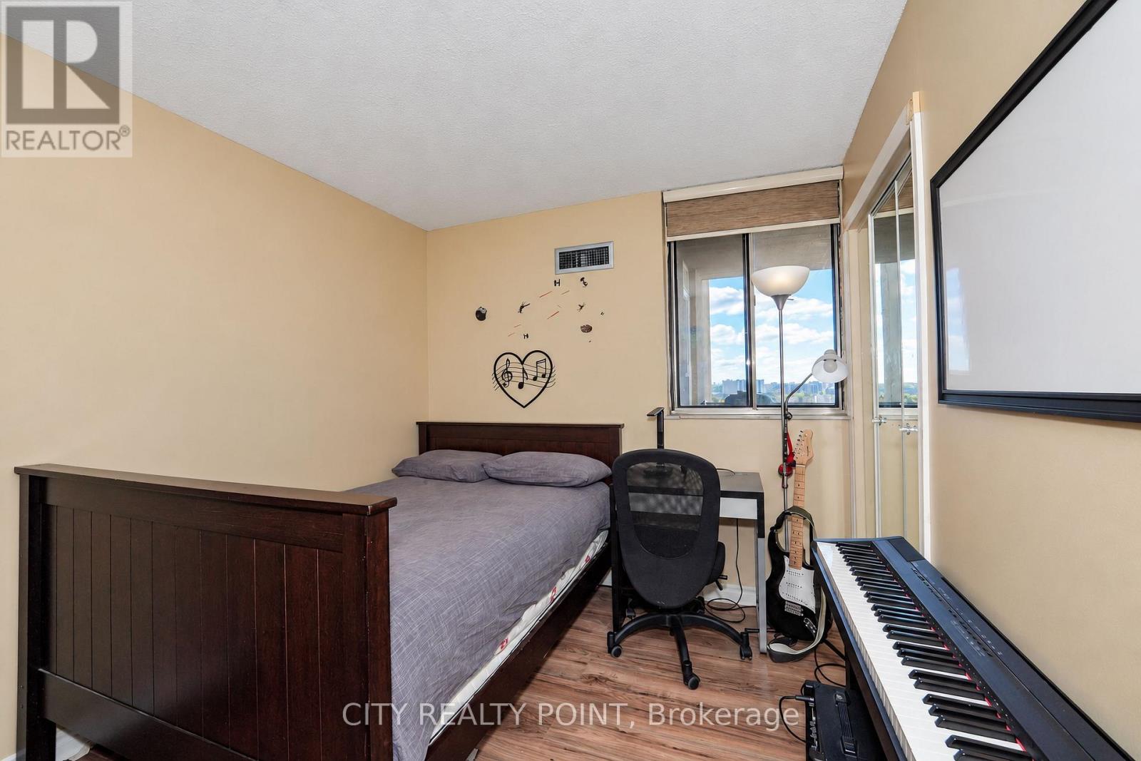 2003- 10 Martha Eaton Way, Toronto, ON photo 23