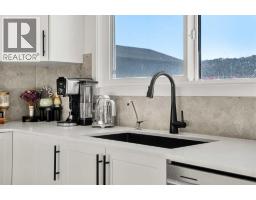 5pc Bathroom - 218 Aquila Way Nw, Calgary, AB T3R1Z8 Photo 9
