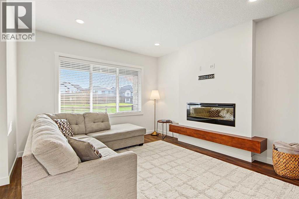 29 Midgrove Lane SW, Airdrie — photo 5