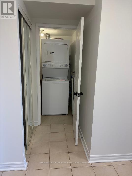 905- 75 Ellen Street, Barrie, ON photo 8