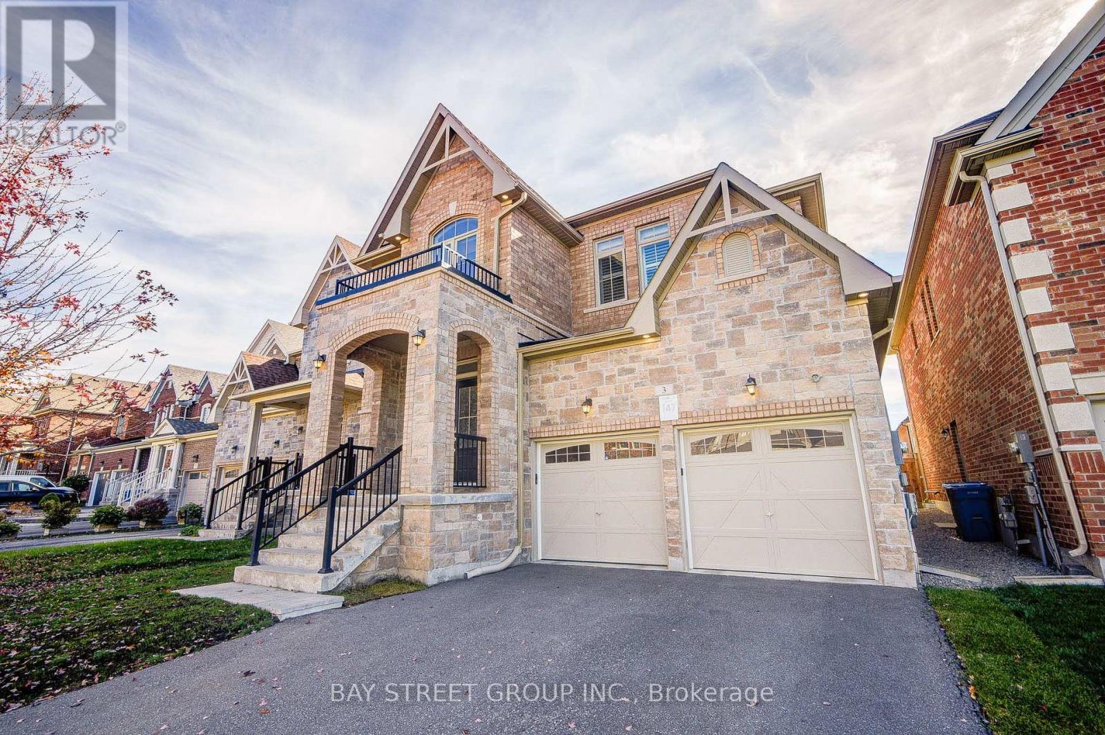 3 MANOR HAMPTON STREET, East Gwillimbury (Sharon) — photo 2
