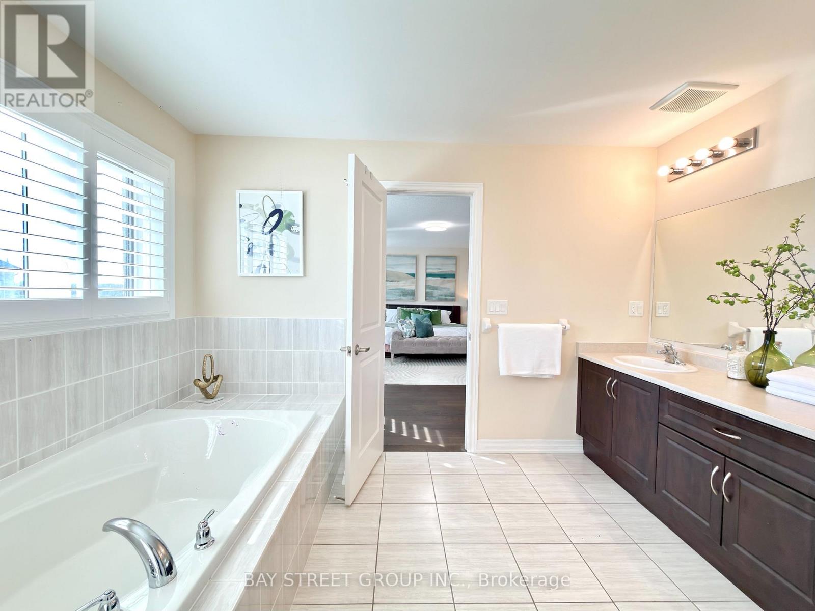 3 Manor Hampton Street, East Gwillimbury, ON photo 40