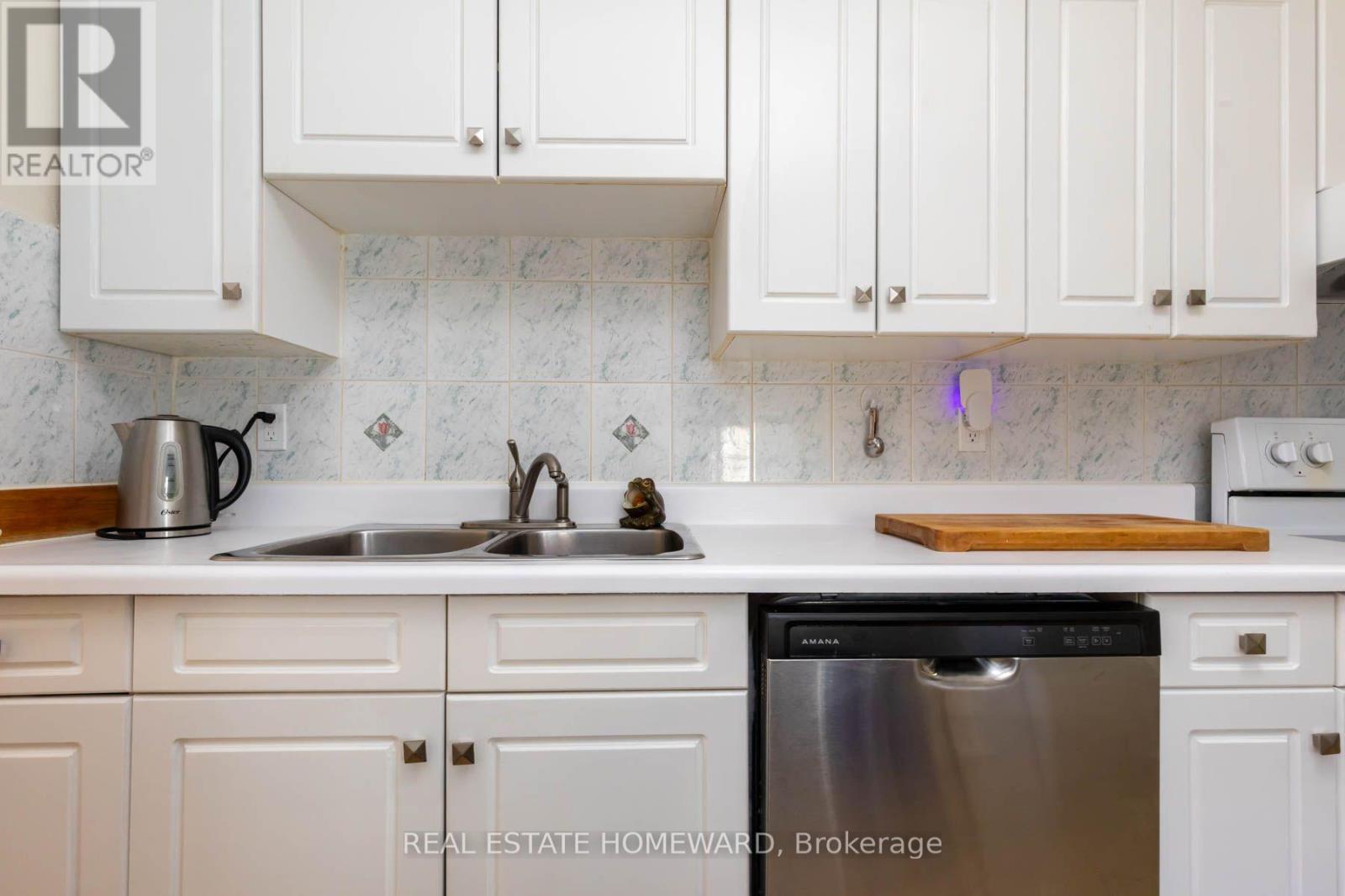 212 Clonmore Drive, Toronto, ON photo 14