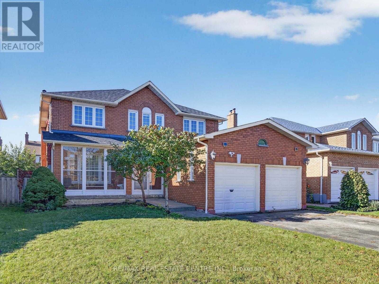 15 Hedgerow Avenue, Brampton, ON