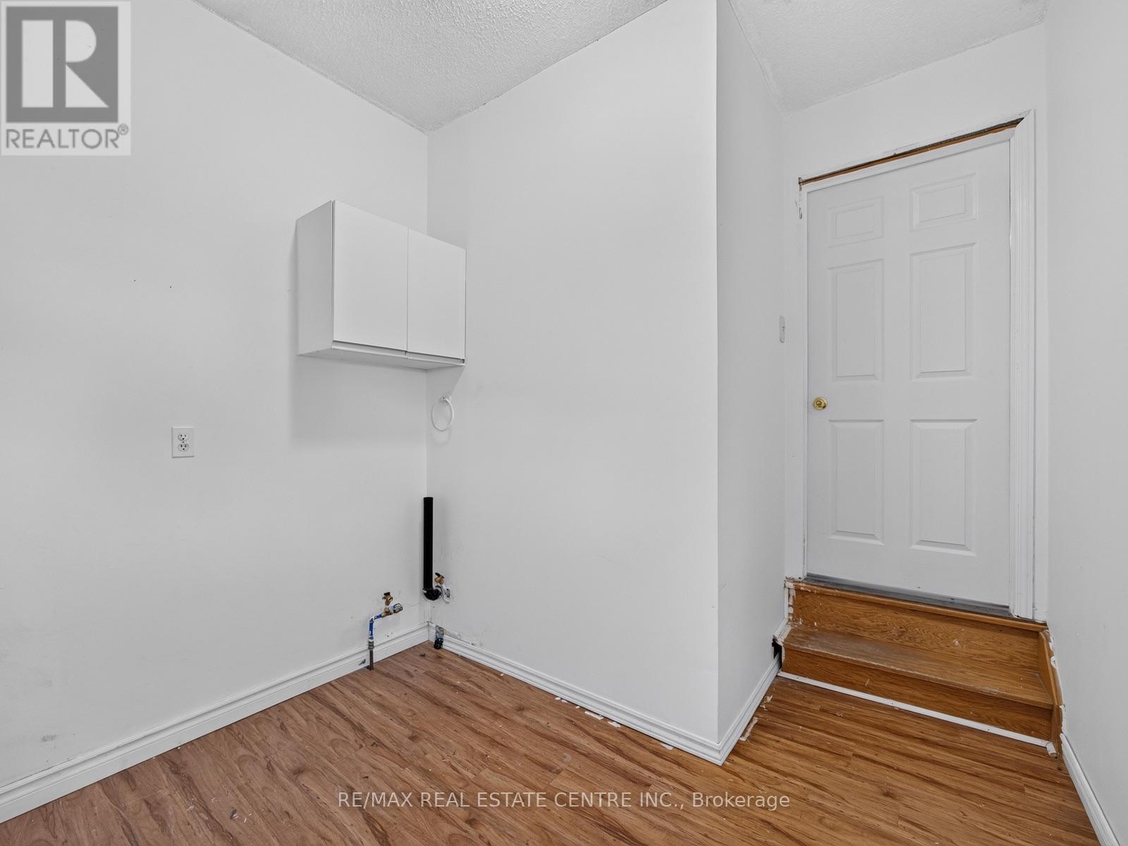 15 HEDGEROW AVENUE - 20