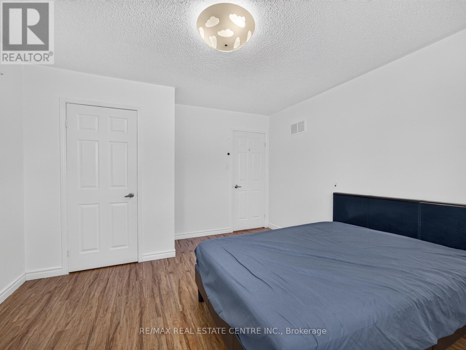 15 HEDGEROW AVENUE - 21