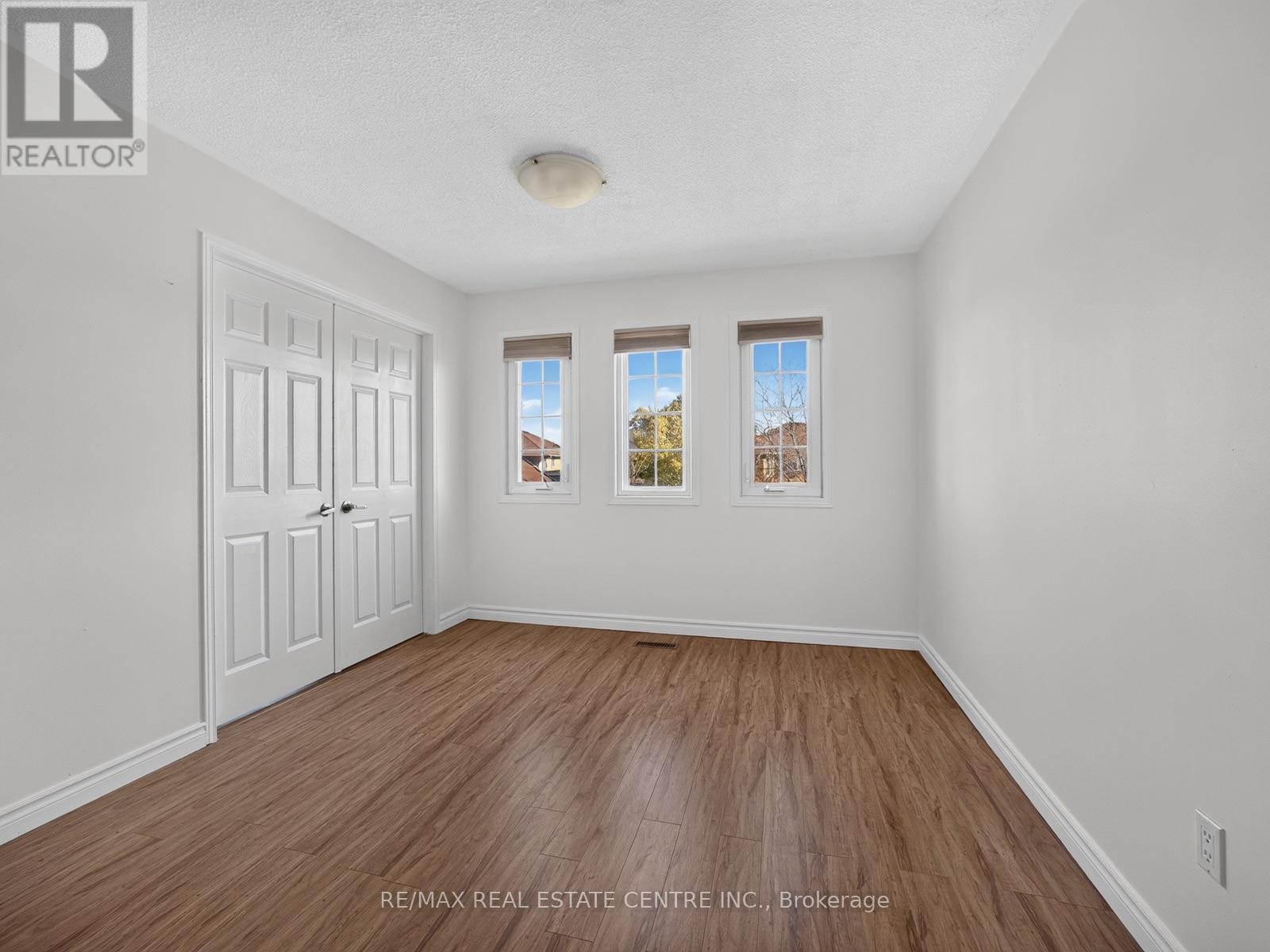 15 HEDGEROW AVENUE - 35