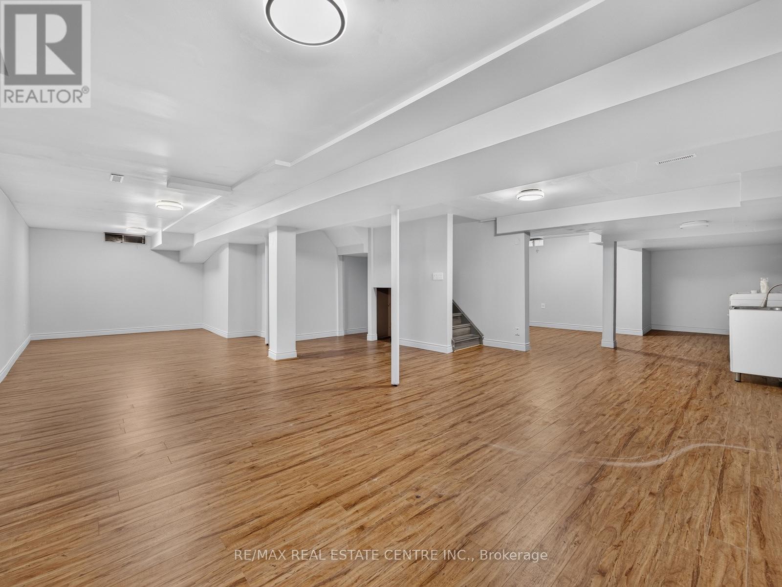 15 HEDGEROW AVENUE - 40