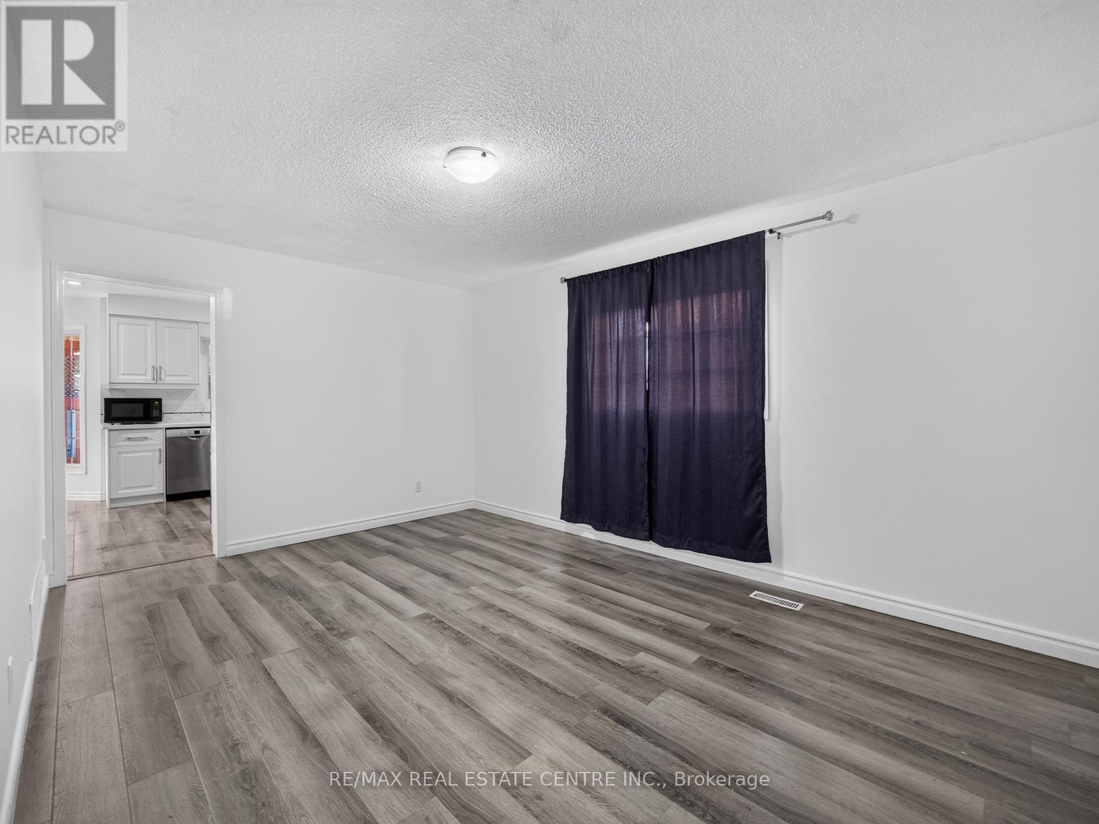 15 HEDGEROW AVENUE - 5