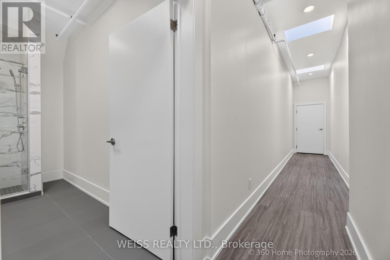 897 Lansdowne Unit 2 photo 2