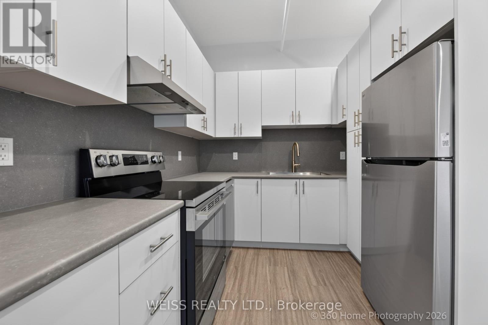 897 Lansdowne Unit 2 photo 5